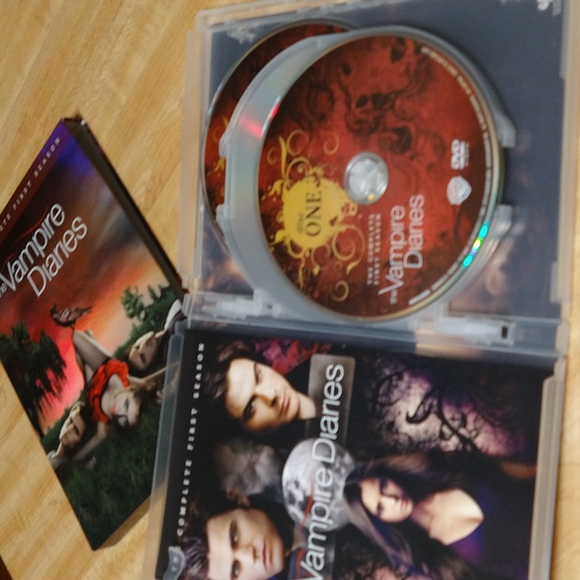 Vampire diaries complete first season - Picture 3 of 6